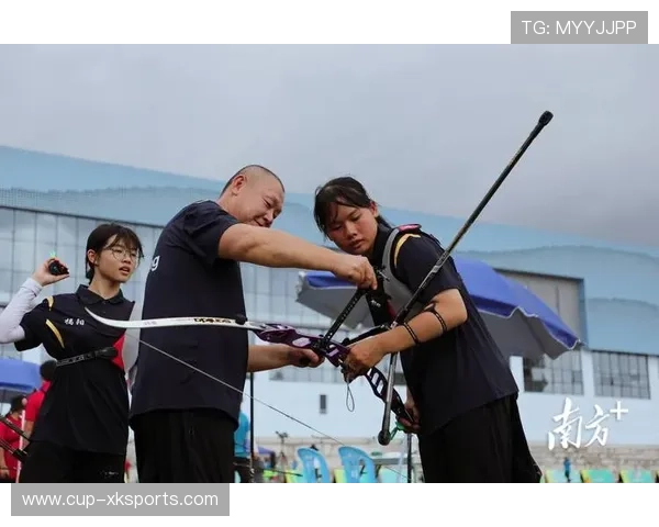 射箭学院加强青少年训练营的器材维护与安全管理，青少年射箭培训
